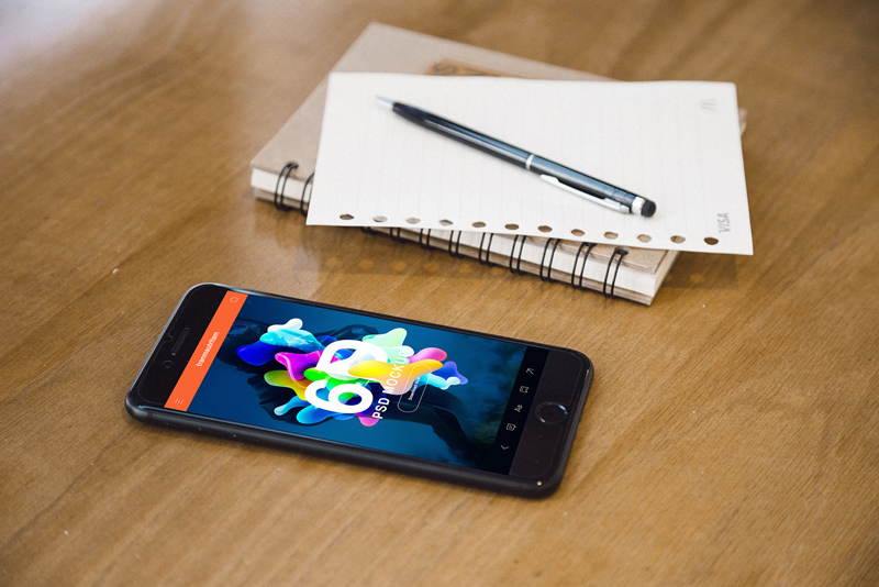 iPhone 7 Realistic Mockups PSD