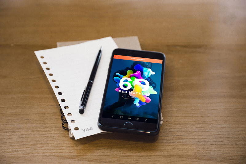 iPhone 7 Realistic Mockups PSD