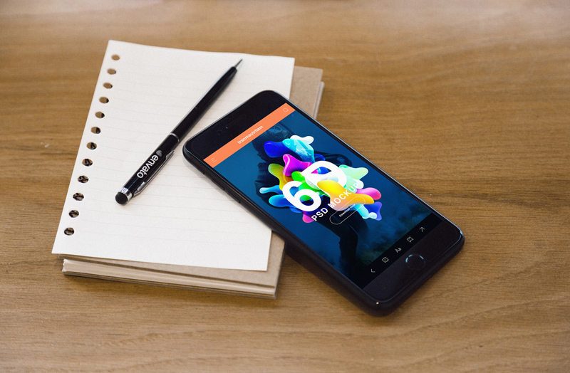 iPhone 7 Realistic Mockups PSD