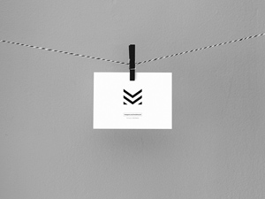 Note Mockup Hanging – PSD Freebie