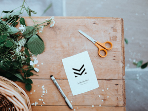 Note Mockup On Table PSD